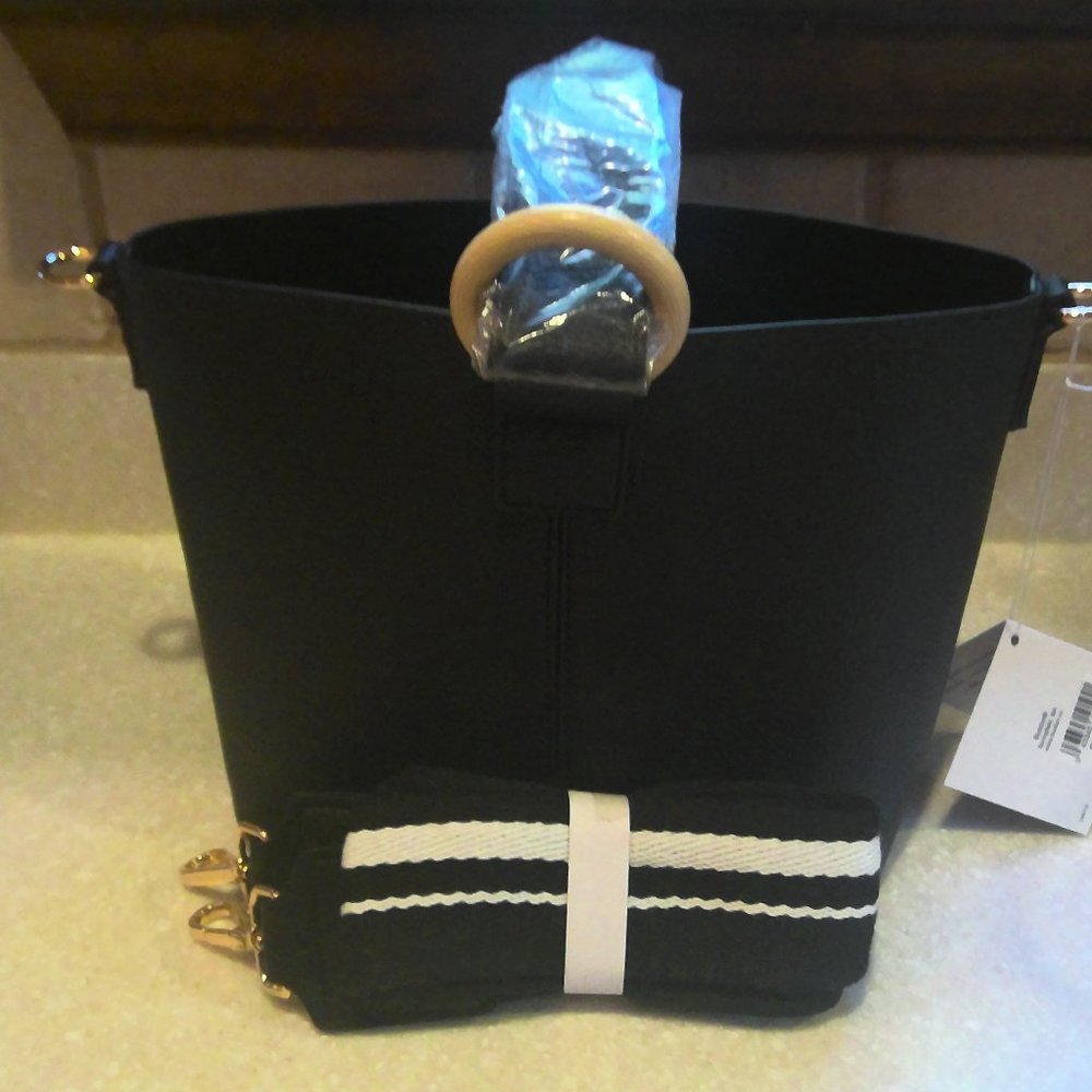 BUXTON BLACK LEATHER WOMENS SHOULDER BAG/HANDBAG NEW WITH TAGS